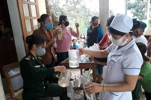 'Bóng hồng' trên tuyến đầu chống dịch