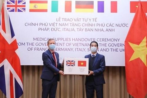Quốc tế đánh giá gì về sự hỗ trợ của Việt Nam?