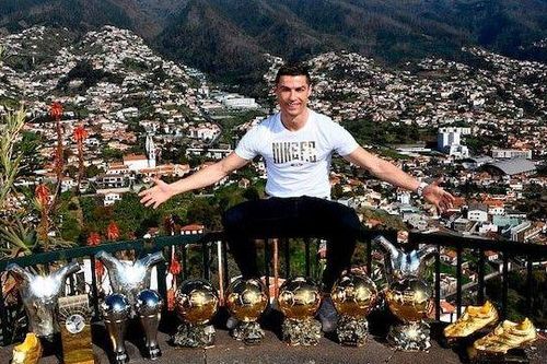 Phát hiện 'ổ dịch' Covid-19 gần nhà Ronaldo