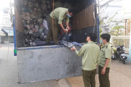Tiền Giang: Phạt 60 triệu đồng và tịch thu 3.750 kg vải nhập lậu