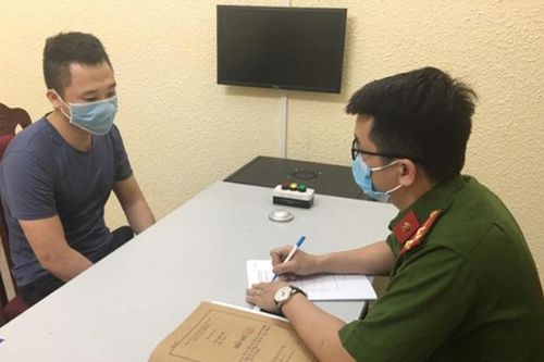 Nam thanh niên cướp điện thoại, tống tiền nạn nhân bằng clip 'nóng'
