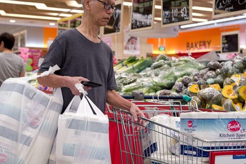 Điều gì khiến dịch bệnh tái bùng phát ở Singapore?