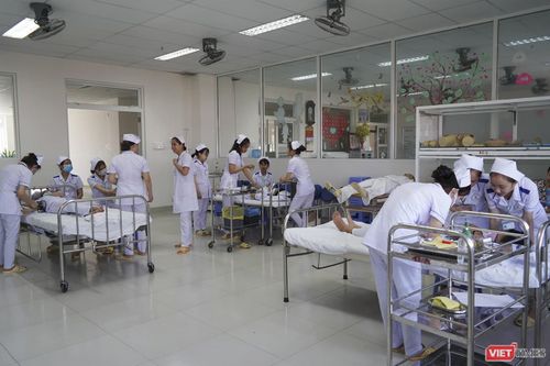 Đà Nẵng: Cơ hội việc làm đến 2.500 USD/tháng cho sinh viên điều dưỡng