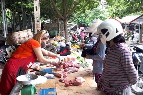 Thị trường giá thịt lợn vẫn khó kiểm soát