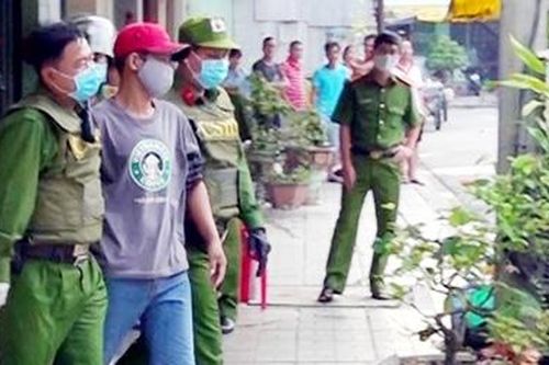 Cảnh sát 113 kịp thời ngăn chặn đối tượng 'ngáo đá' định đốt nhà