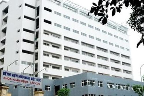 Mổ cứu sống thiếu niên 16 tuổi bị đạn bắn xuyên qua não