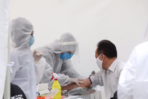 800 y bác sĩ Việt Nam sẽ tiêm thử nghiệm vaccine phòng lao để ngừa virus corona