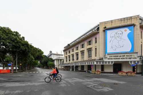 Hà Nội và TP.HCM kiến nghị giảm mức giãn cách xã hội sau 22/4