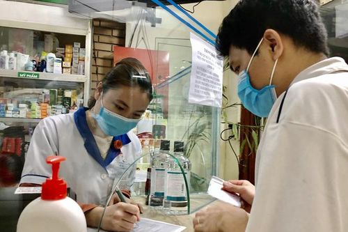 Thực hiện khai báo y tế khi mua thuốc ho, sốt: Chống dịch, chống cả bán thuốc tùy tiện