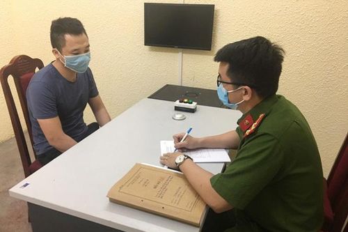 Vừa cướp giật vừa tống tiền nạn nhân