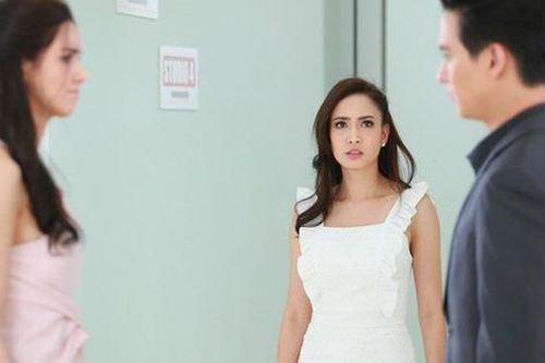 Vô tình gặp người yêu cũ của chồng, cô ta chê bai tôi vừa đen vừa mập, ngờ đâu bị chồng tôi 'quất' lại một câu vừa đau đớn vừa xấu hổ