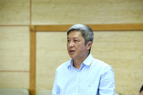 Thứ trưởng Bộ Y tế lý giải về bệnh nhân COVID-19 dương tính trở lại sau khi âm tính