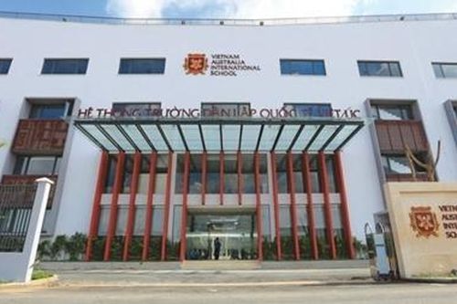 Trường học thu 100% học phí bị phản ứng
