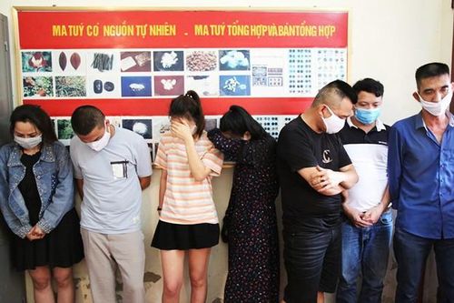 3 nữ tiếp viên karaoke tụ tập nhóm bạn dùng ma túy trong thời gian giãn cách xã hội
