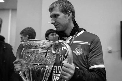 Cầu thủ Lokomotiv Moscow qua đời tại nhà