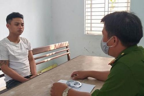 Nam thanh niên chuyên cướp dây chuyền, điện thoại của trẻ em