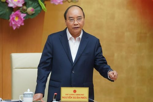 Thủ tướng yêu cầu giảm giá thịt lợn, điện, nước, sách giáo khoa