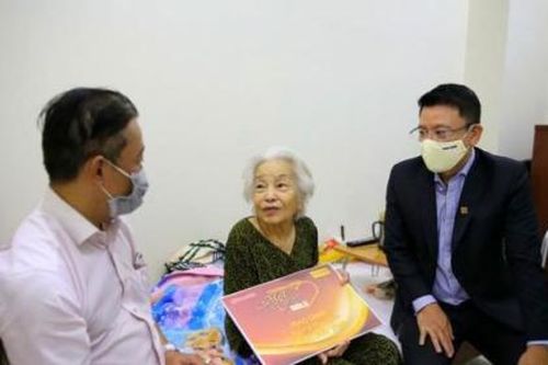 Nam A Bank đồng hành cùng 'Mai vàng nhân ái' hỗ trợ nghệ sĩ trong dịch covid-19