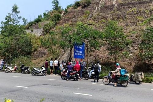 Phát hiện thi thể đang phân hủy nằm sâu trong núi Đại La