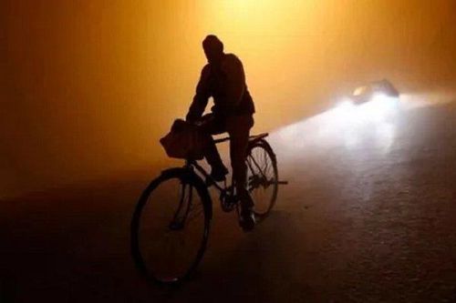 Vượt gần nghìn cây số về nhà làm lễ cưới, chàng trai Ấn Độ phải đi cách ly