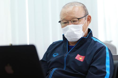 VFF 'lệnh' thầy Park tìm gấp phương án thay Đặng Văn Lâm