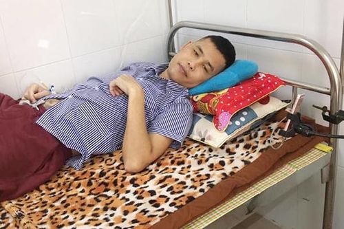 Hiệp Gà bất ngờ nằm viện vì suy nhược cơ thể
