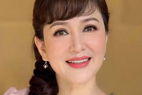 Chủ tịch Khuê 'Tình yêu và tham vọng' U60 vẫn trẻ đẹp không ngờ