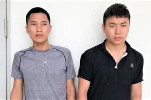 Tạm giữ 2 nam thanh niên làm loạn tại chốt kiểm dịch ở Hà Nội