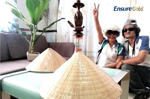 Trào lưu ảnh 'du lịch tại gia' siêu hài hước của ông bà thời 'ở nhà chống dịch'