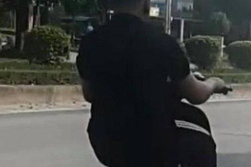 Phạt nguội thanh niên Bắc Kạn không có GPLX, 'bốc đầu' mô tô trên phố