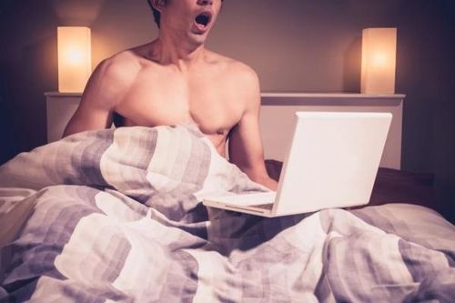 Tác hại khôn lường khi trai trẻ chăm 'tự sướng'