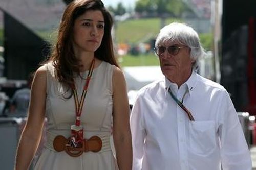 'Ông trùm' giải đua F1 làm cha ở tuổi 90