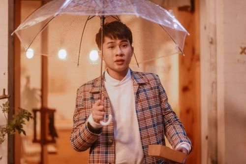 Hết đăng ẩn ý về hoa, Jack lại khiến fan phấn khích khi nhá hàng bản full 'Đom Đóm'