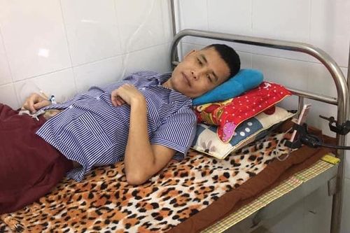 Hiệp Gà nhập viện do lạm dụng rượu bia