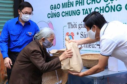 Đắk Lắk hỗ trợ 1.400 người bán vé số