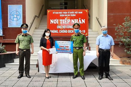 Ủy ban MTTQ quận Hai Bà Trưng vận động, tiếp nhận hơn 866 triệu đồng ủng hộ phòng chống dịch Covid-19