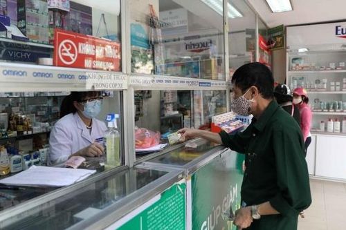 Hà Nội xử nghiêm cửa hàng thuốc lợi dụng dịch COVID-19 để găm hàng tăng giá