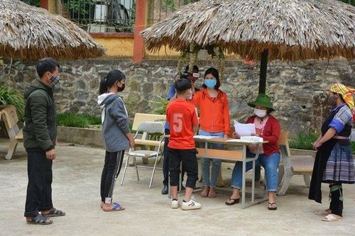 Hơn 19 nghìn học sinh lớp 9 và 12 Yên Bái trở lại trường học từ ngày 23-4