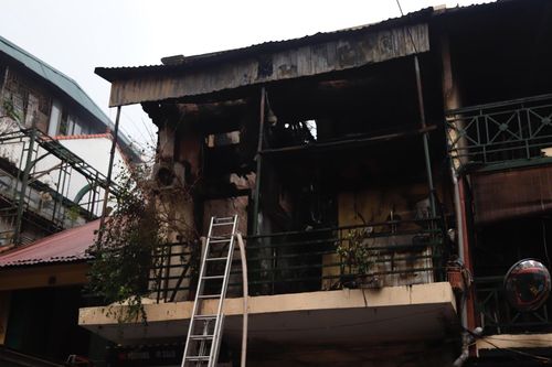 Cháy dữ dội tại căn nhà 2 tầng phố Hàng Ngang