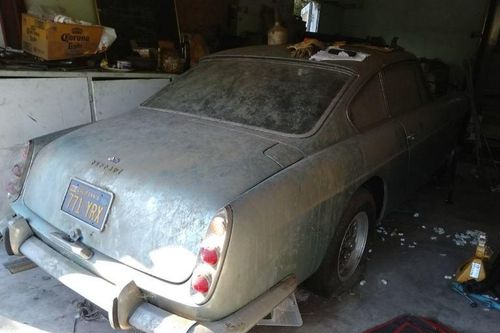 Xe cổ Ferrari bị bỏ xó 40 năm rao giá hơn 6 tỷ