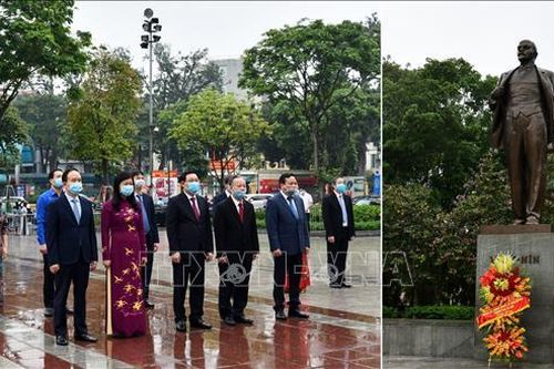 Lãnh đạo thành phố Hà Nội dâng hoa kỷ niệm 150 năm Ngày sinh V.I.Lênin