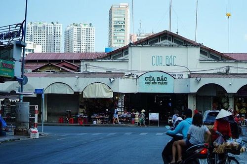 TP Hồ Chí Minh ngày cuối cách ly xã hội: Đông đúc hơn, nhưng cơ bản vẫn chấp hành nghiêm