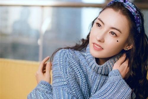 Nhìn những hình ảnh này, ai có thể tin Trương Bá Chi đã U40 và sinh 3 con?