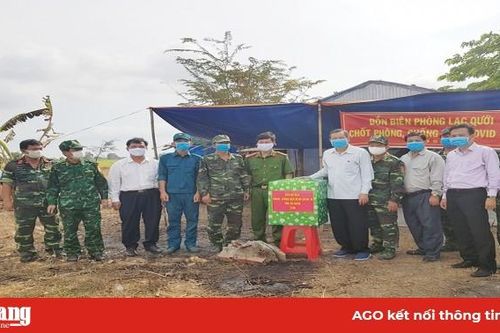 'Tiếp lửa' cho vành đai biên giới
