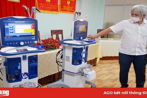 Bệnh viện Đa khoa Khu vực tỉnh tiếp nhận 2 máy thở phục vụ điều trị dịch bệnh Covid-19