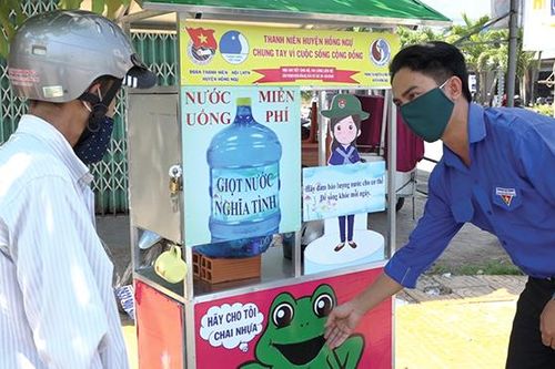 Ngôi nhà nước uống miễn phí ở vùng biên Hồng Ngự