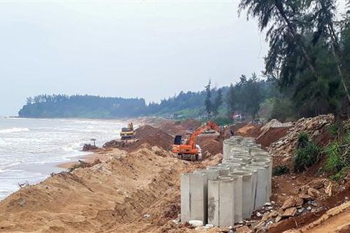 Cam kết hoàn thành công trình sửa chữa kè biển Vịnh Mốc trước ngày 30/6/2020