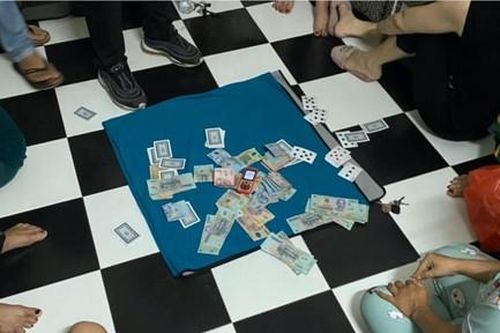 Xóa sòng bài cào, thu giữ hơn trăm triệu đồng