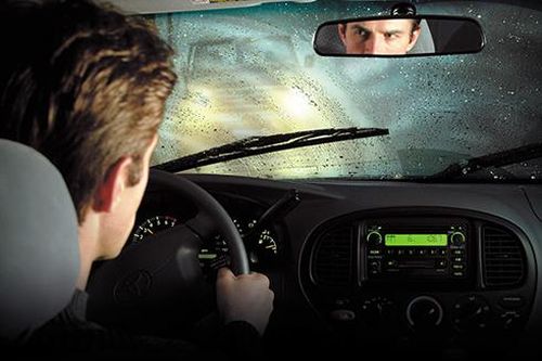 Những mẹo nhỏ giúp khắc phục tình trạng mờ kính, nhòe gương ô tô khi mưa ẩm