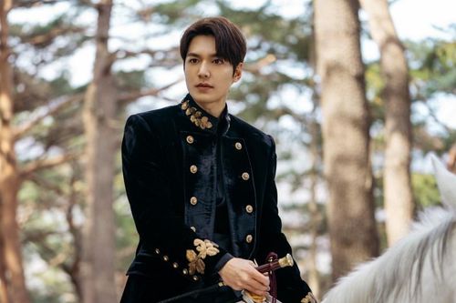 Phim của Lee Min Ho vừa khởi động đã mất điểm trầm trọng